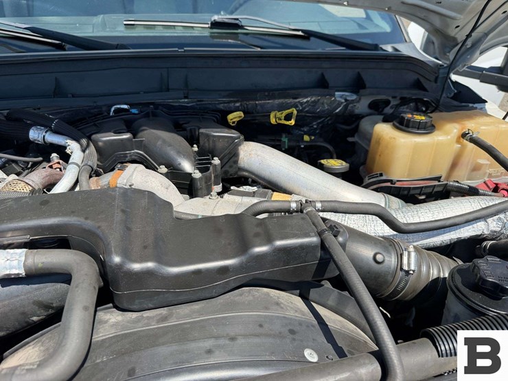 2013-ford-f550-image-38