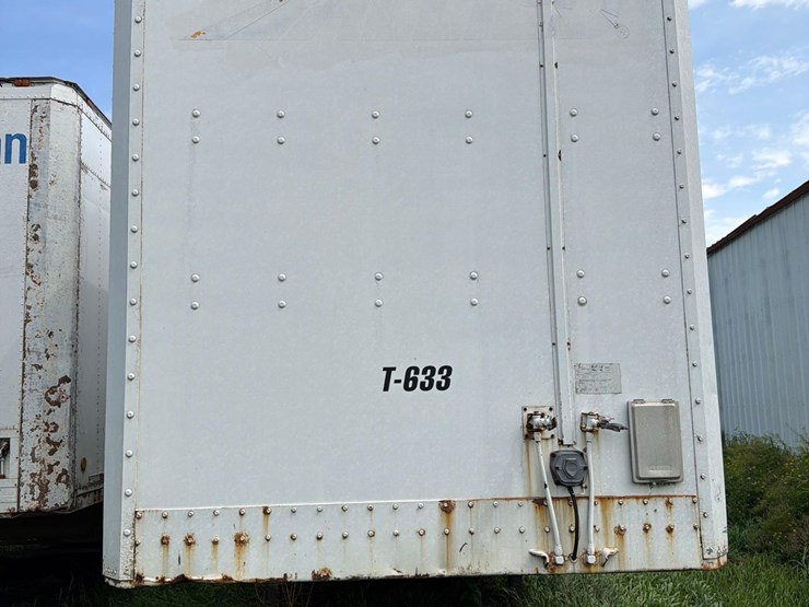 wabash-28ft-semi-van/spray-trailer-image-2