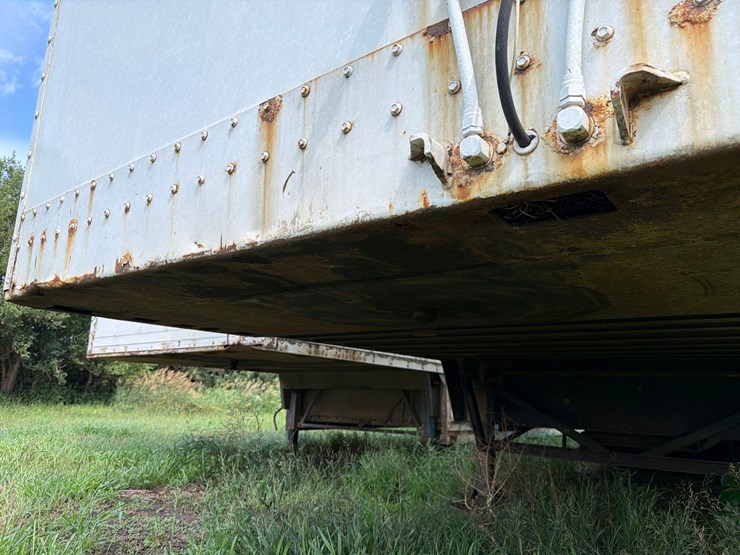 wabash-28ft-semi-van/spray-trailer-image-15