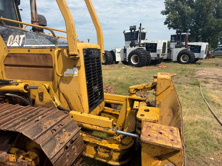 2005-caterpillar-d5g-image-43