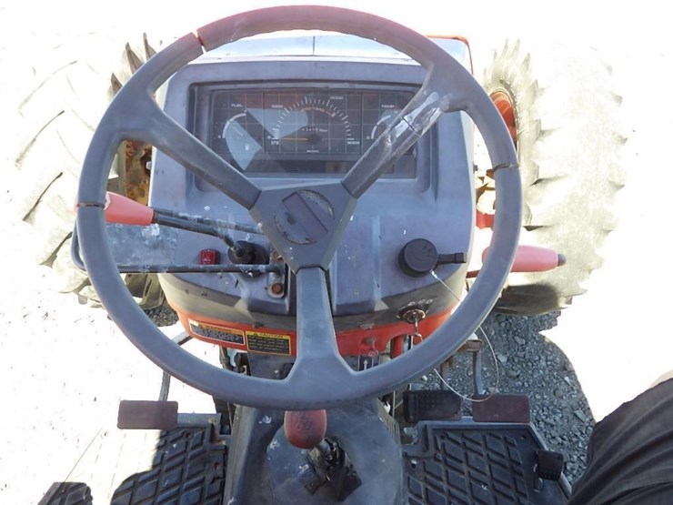 kubota-m900-tractor-image-23