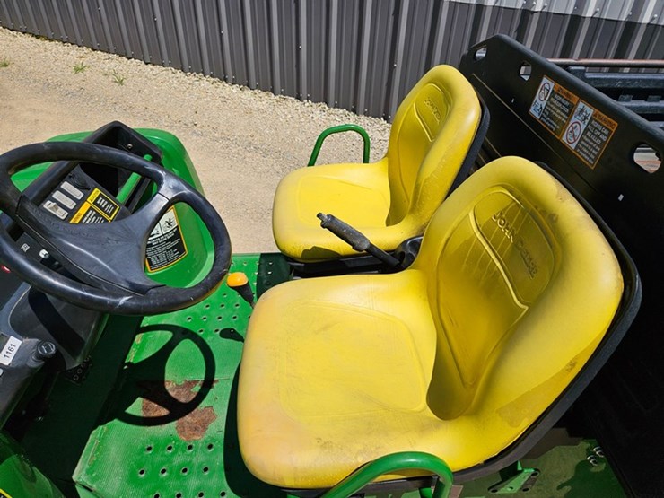 2016-john-deere-gator-image-18