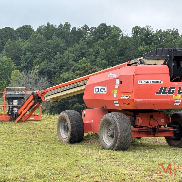 2017 JLG 660SJ