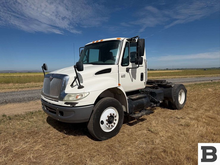 2006-international-durastar-4400-image-3