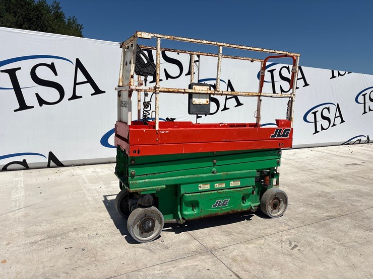 2016-jlg-2032es-image-1