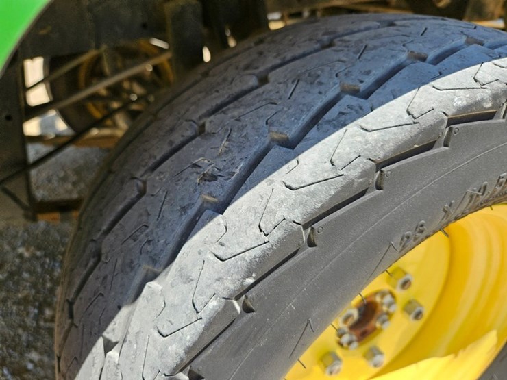 2016-john-deere-gator-image-12