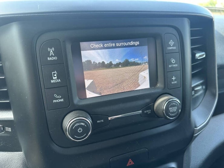 2022-dodge-3500-image-11