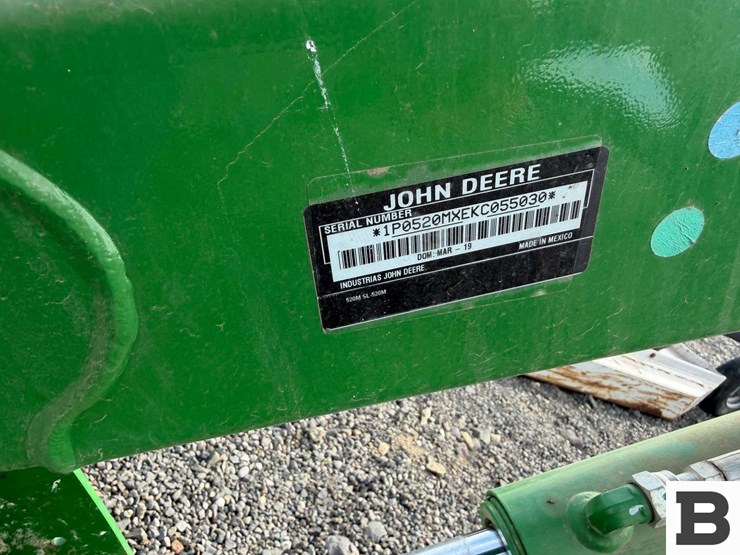 2019-john-deere-520m-image-19