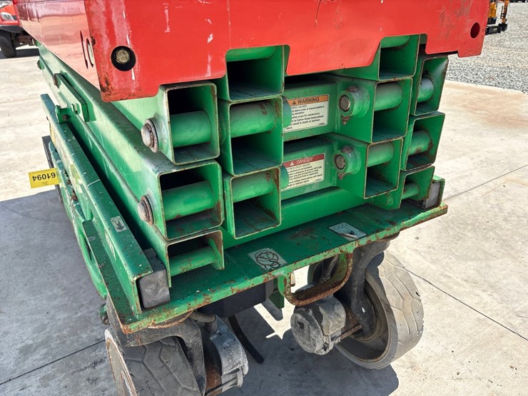 2016-jlg-2032es-image-13