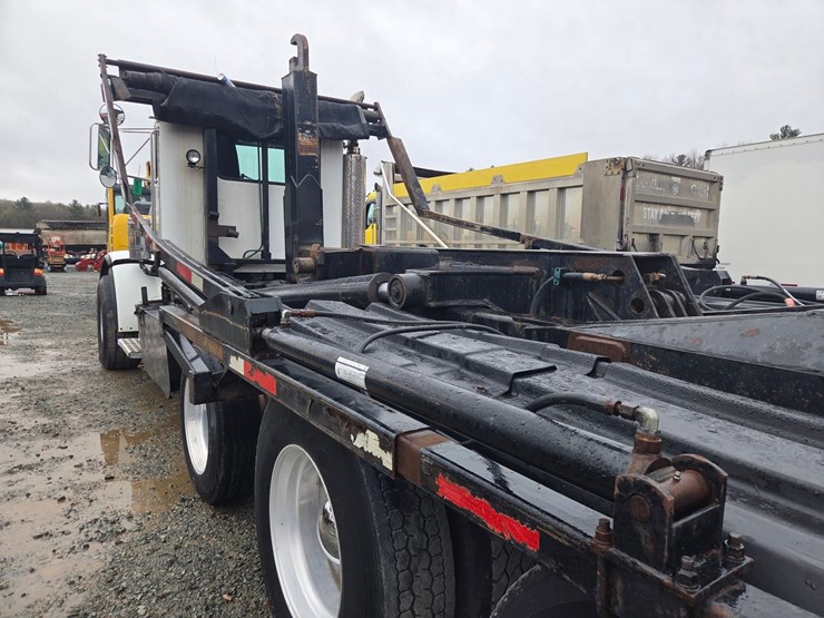 1995-peterbilt-357-image-40
