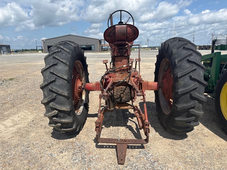#45331-•-mccormick-farmall-450-tractor-933-inv#-45331-image-4