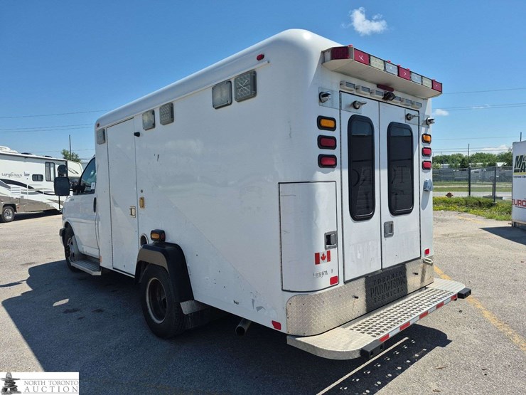 2017-chevrolet-express-s/a-cube-van-image-7