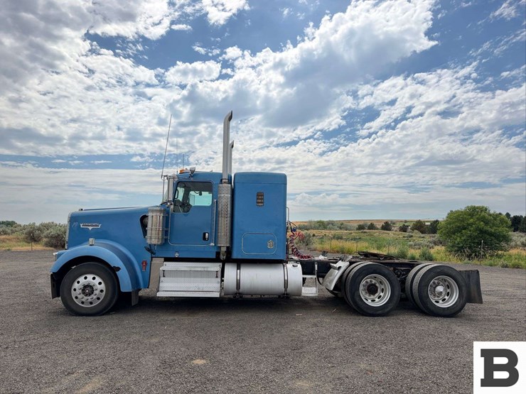 2007-kenworth-w900-image-3