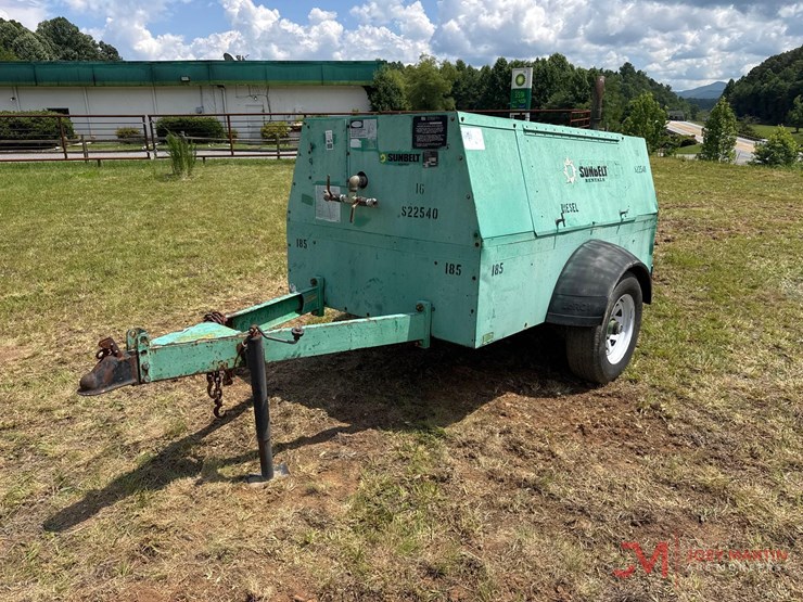 compair-1850-towable-air-compressor-image-6