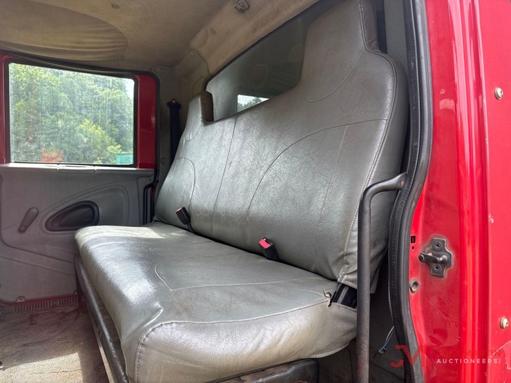 2004-international-durastar-4400-image-20