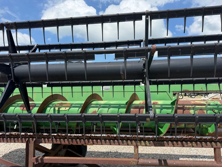 john-deere-630f-image-19