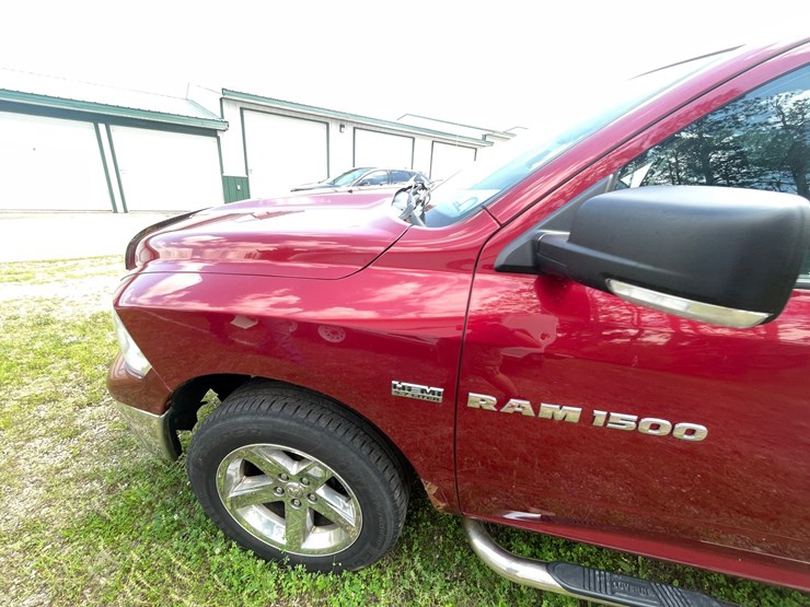 2011-dodge-1500-image-11