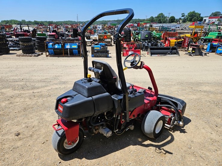 2016-toro-greensmaster-3150-image-5