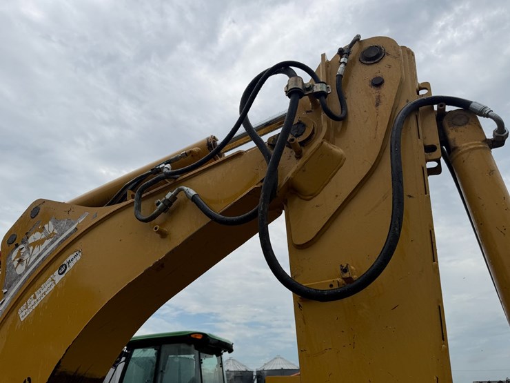 2006-caterpillar-420d-image-34