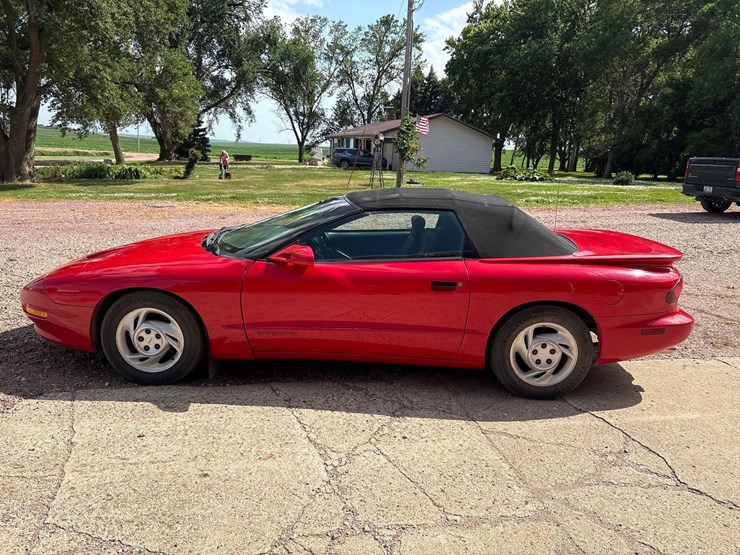 1995-pontiac-firebird-convertible-soft-top-image-1