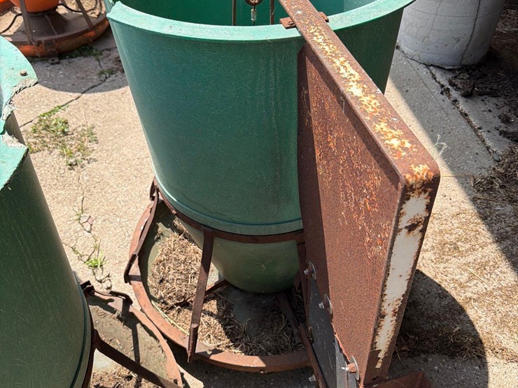3-osborne-hog-feeders-image-6
