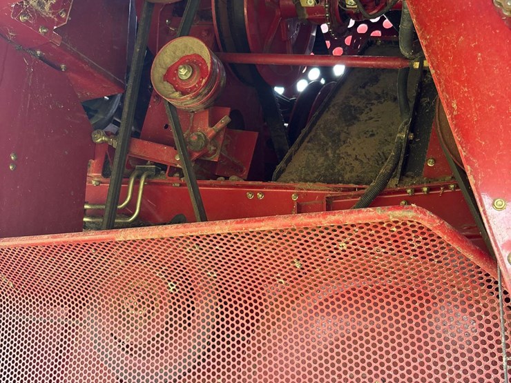 2006-international-2388-axle-flow-combine-image-50
