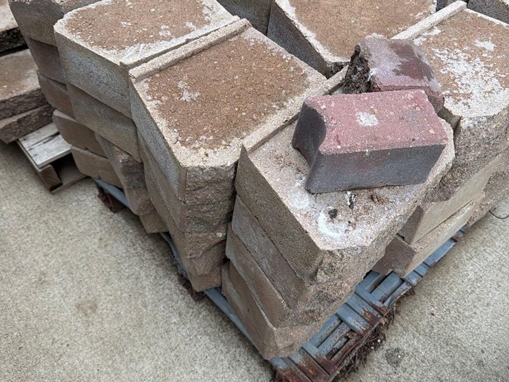 2-pallets-of--landscape-blocks-image-7