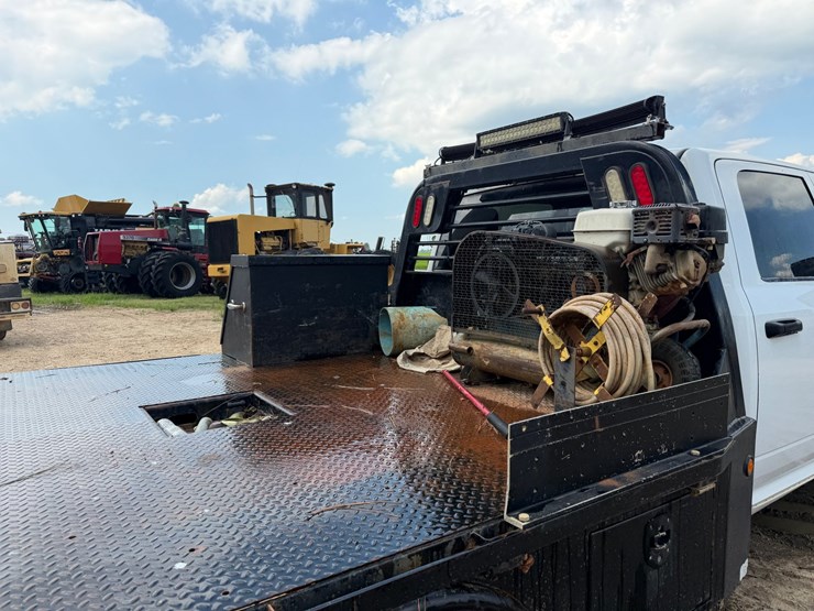 2014-dodge-3500-image-36