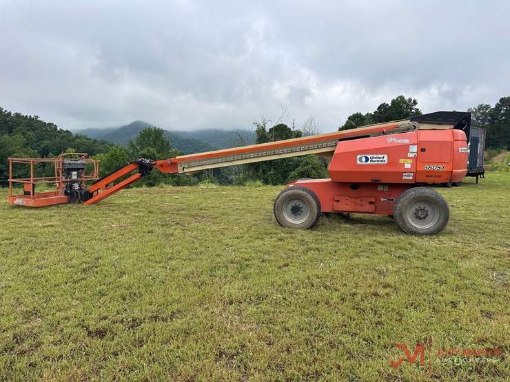 2017-jlg-660sj-image-2