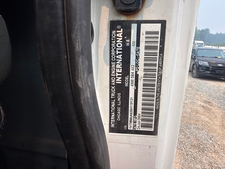 2004-international-durastar-4300-image-72