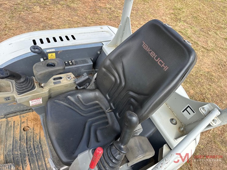 takeuchi-tb230-image-24