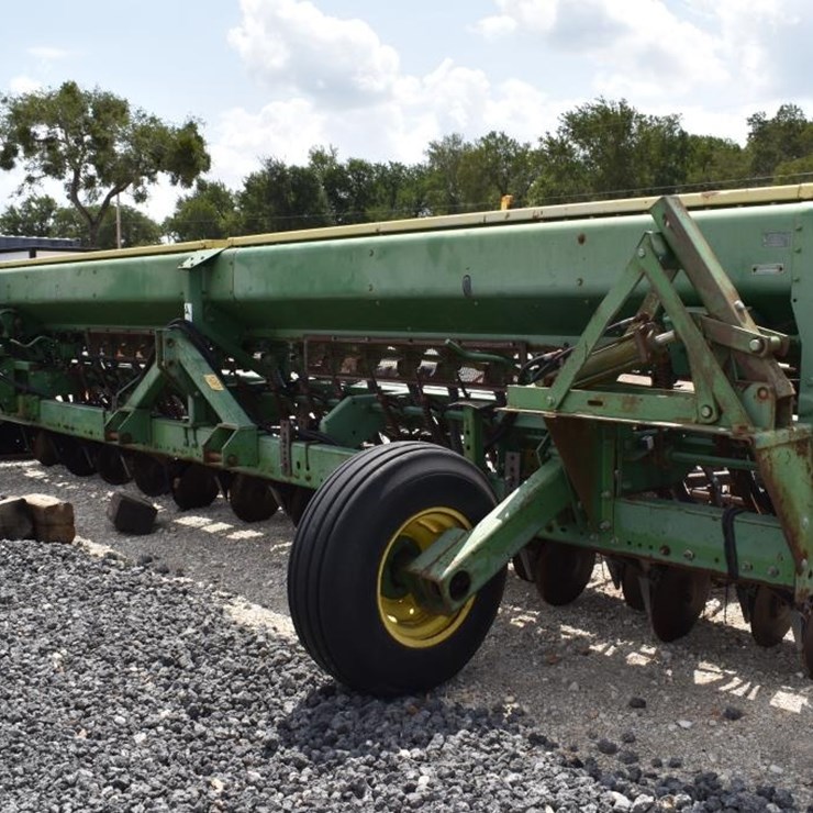 JOHN DEERE 520