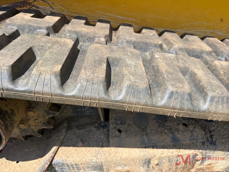 2023-deere-331g-image-14
