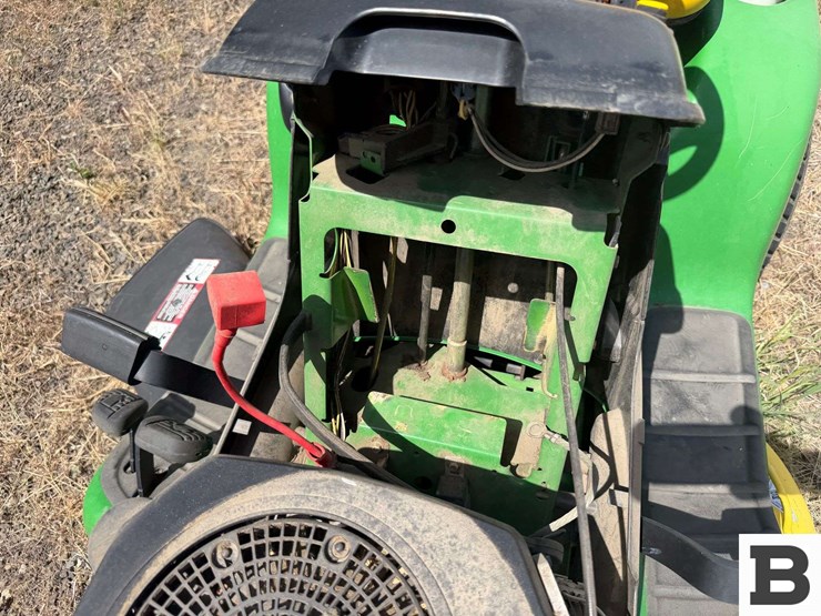 john-deere-lt160-image-9