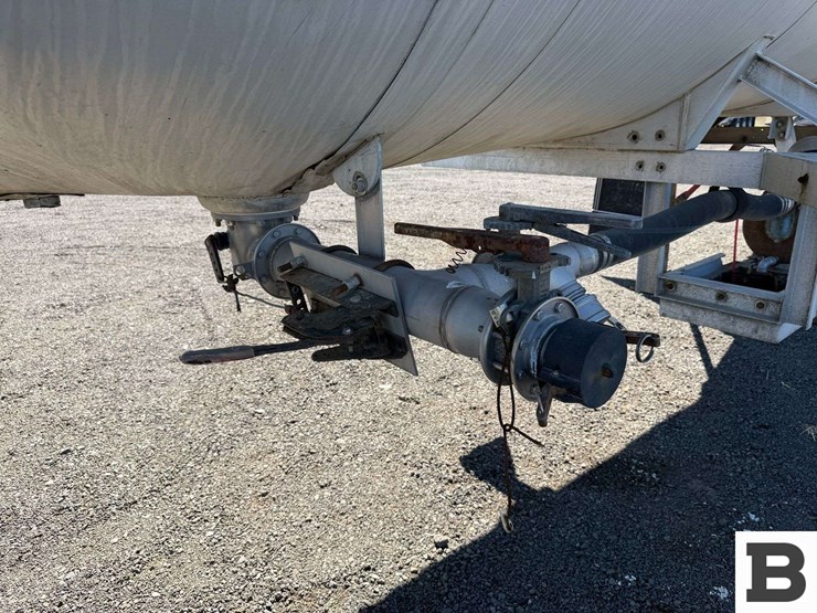 1994-west-mark-8000-gallon-tanker-trailer-image-36