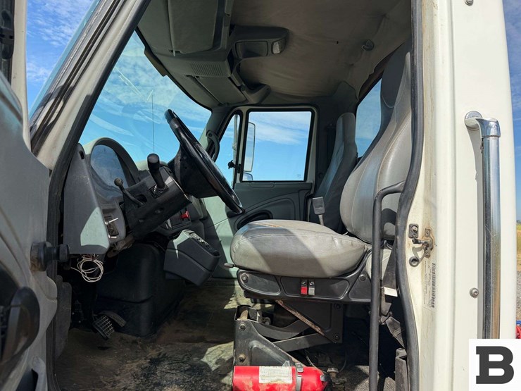 2006-international-durastar-4400-image-39