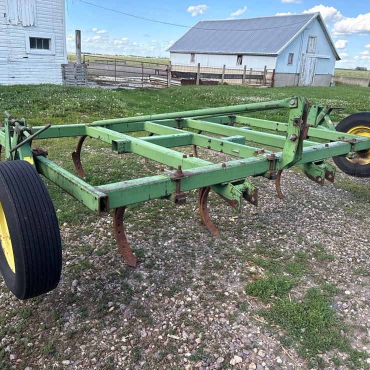 JOHN DEERE 1600