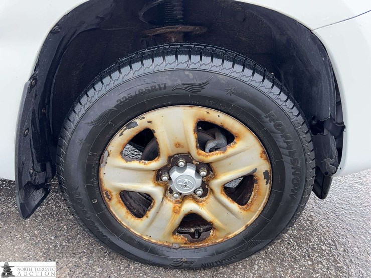 2011-toyota-rav4-image-38