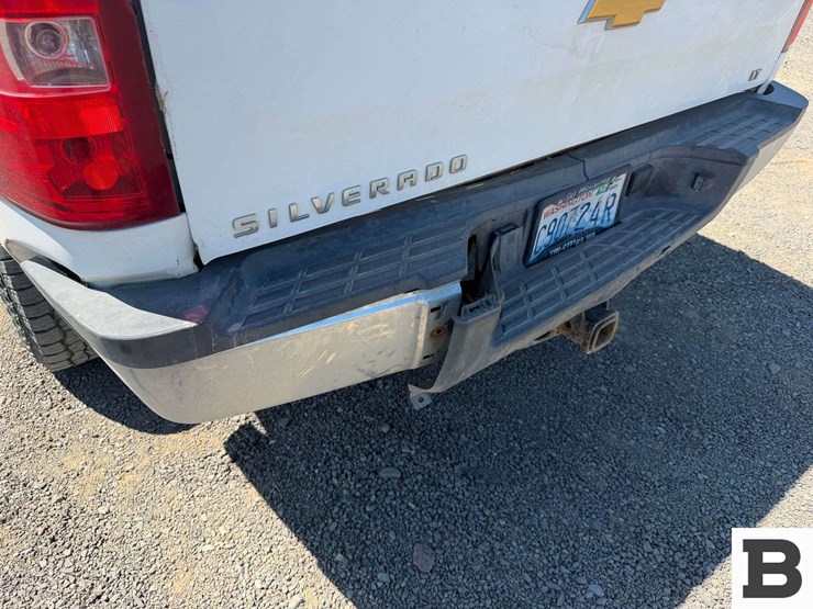 2013-chevrolet-silverado-3500-image-18