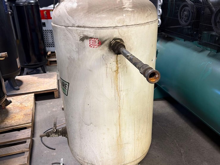 2004-speedaire-80-gallon-air-compressor-image-3