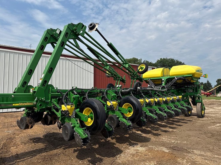 2006-john-deere-1770nt-image-1