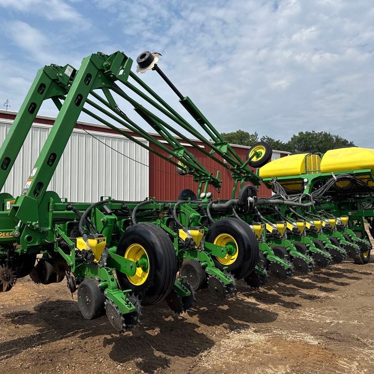 2006 JOHN DEERE 1770NT