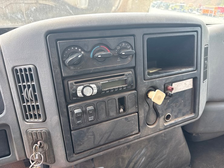 2004-international-durastar-4300-image-48