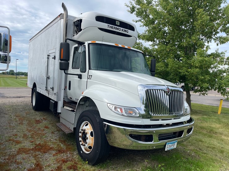 2016-international-durastar-4400-image-4