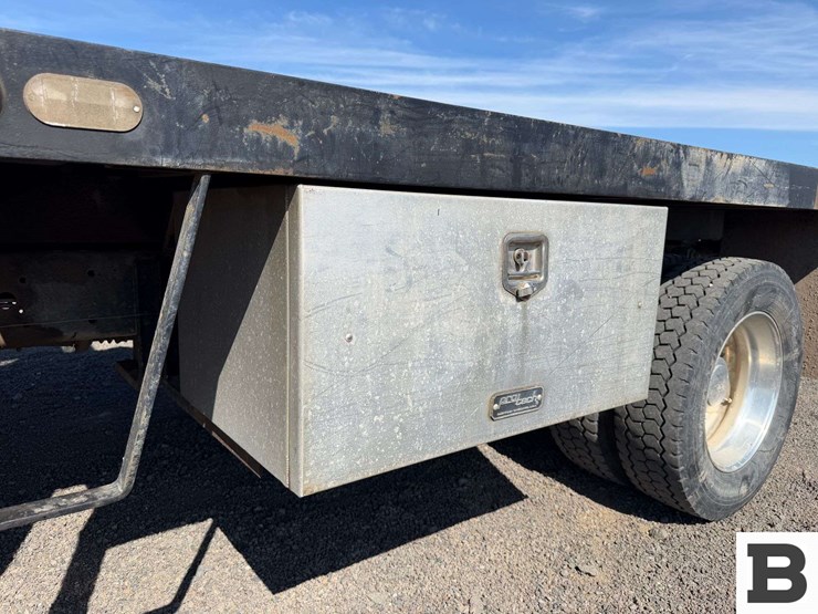 2002-ford-f550-image-15