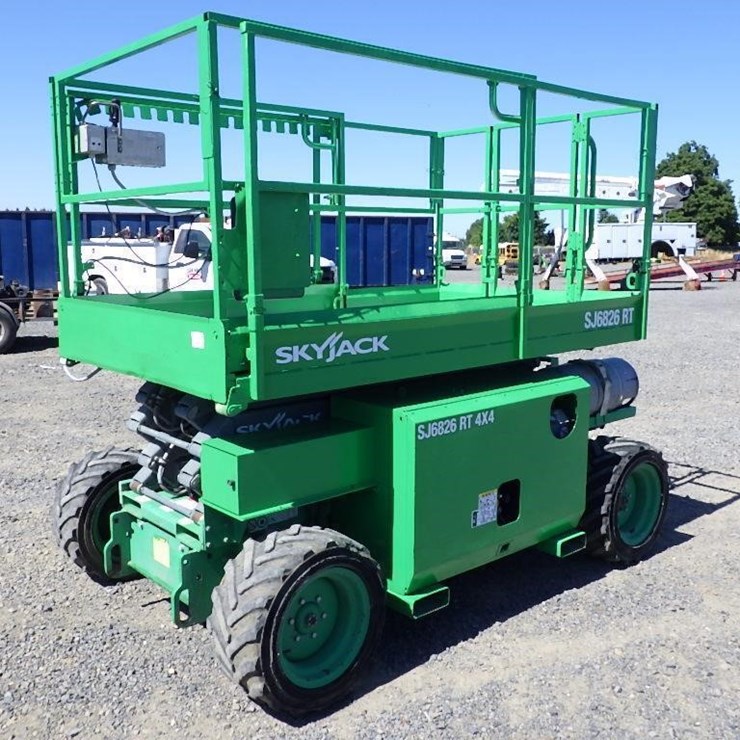 2017 SKYJACK SJ6826RT