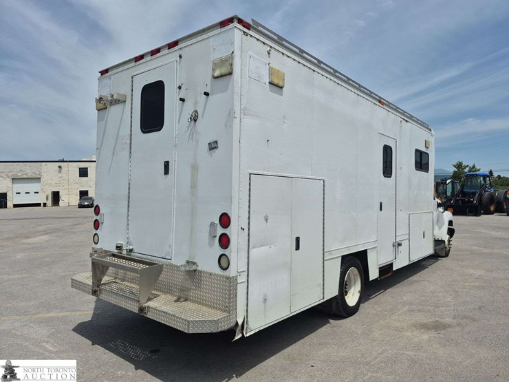 2006-chevrolet-kodiak-c5500-image-5