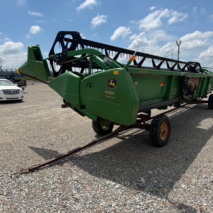 JOHN DEERE 630F