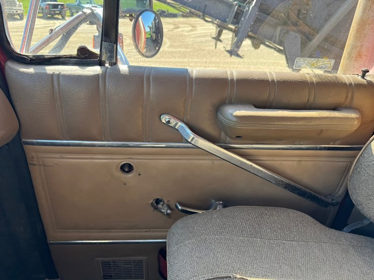 1989-ford-l9000-image-40