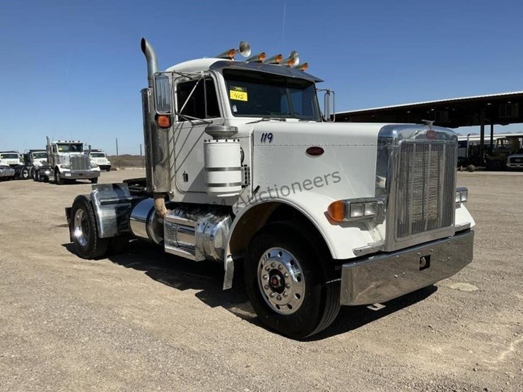1993-peterbilt-379-image-3